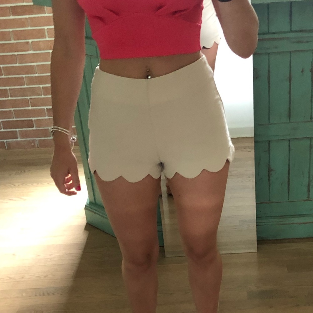 Light sand colored polyester scalloped shorts